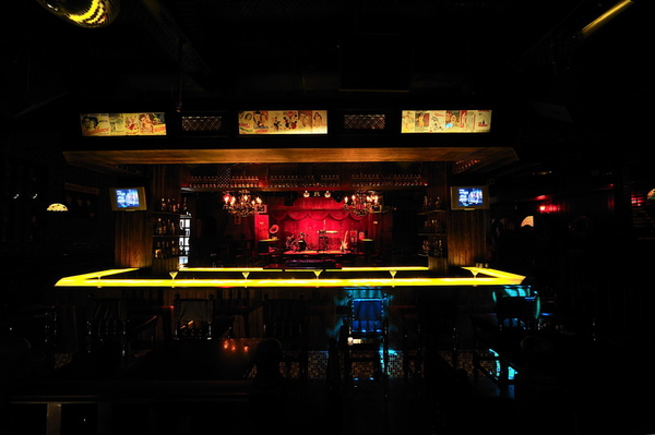 復(fù)古懷舊氣息 福州香奈兒主題酒吧設(shè)計欣賞