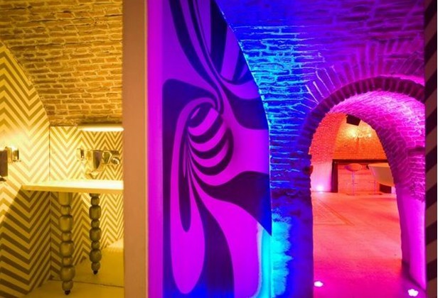 羅馬尼亞復(fù)古迷幻音樂會所設(shè)計(jì)