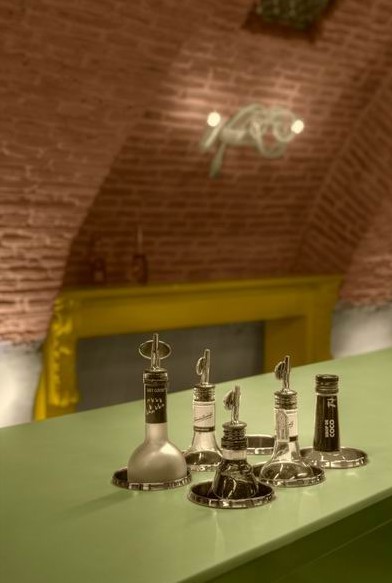 羅馬尼亞復(fù)古迷幻音樂會所設(shè)計(jì)