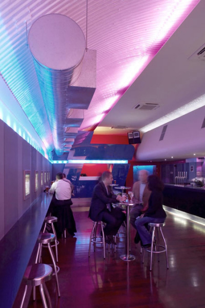 國(guó)外時(shí)尚絢麗的Code酒吧設(shè)計(jì)效果圖欣賞