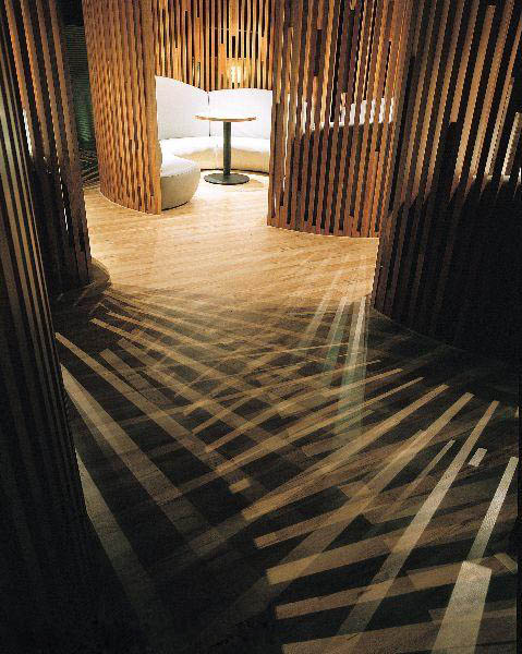 特色小酒吧裝修設(shè)計(jì)欣賞 時(shí)空隧道酒吧帶你玩穿越