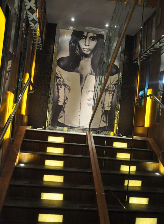 時尚經(jīng)典夜總會設(shè)計效果圖欣賞