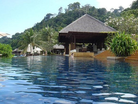 溫泉洗浴設(shè)計(jì)風(fēng)潮 馬來(lái)西亞綠中海溫泉村