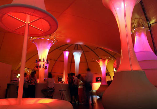 國(guó)外酒吧設(shè)計(jì)案例  Bailissimo旅行主題酒吧設(shè)計(jì)欣賞