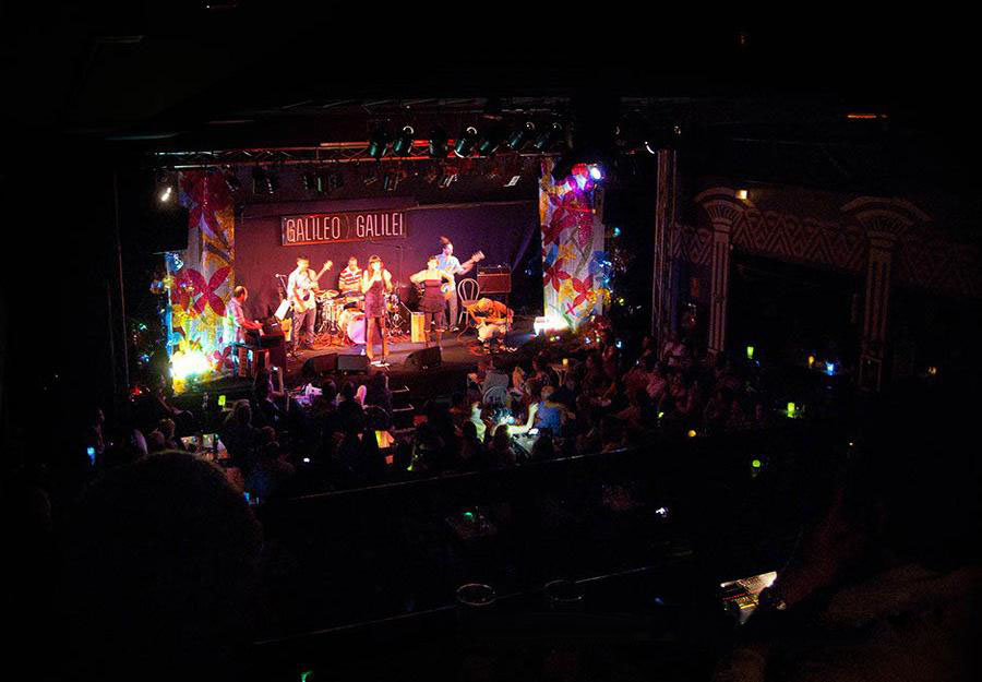 奢華復(fù)古風(fēng)格音樂酒吧舞臺燈光設(shè)計(jì)圖欣賞