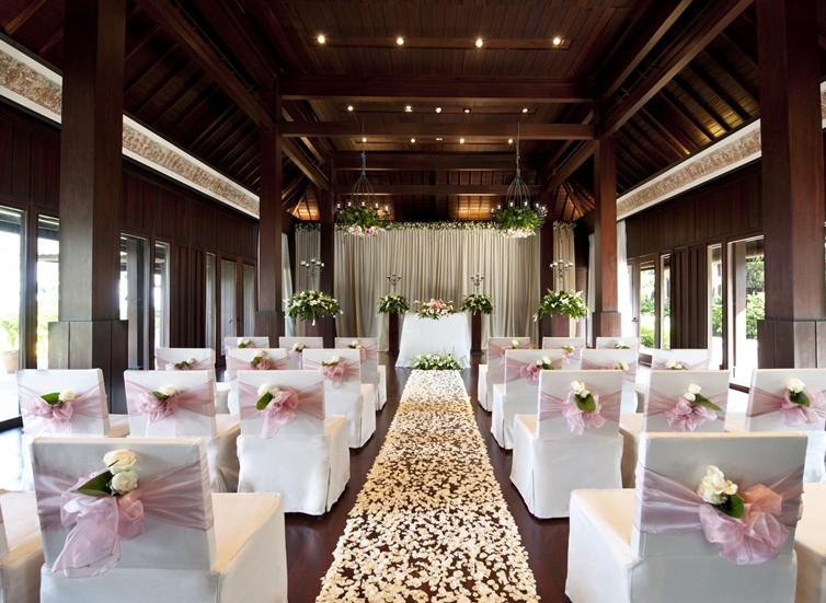 多功能洗浴設(shè)計(jì) 烏魯瓦圖溫泉洗浴文化