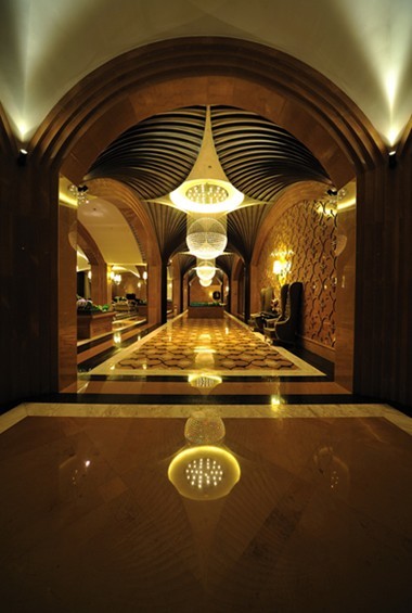 安寧祥和的天穹會(huì)所 