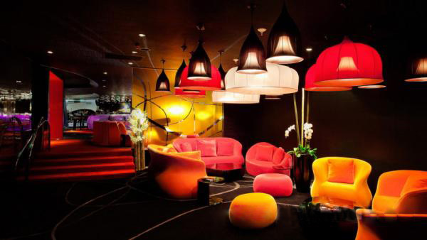 Thomas酒吧十足創(chuàng)意   國外特色酒吧設(shè)計圖欣賞