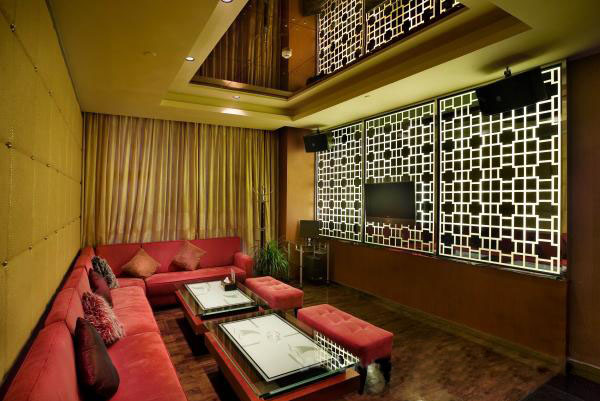 廣東中式懷舊復(fù)古氣息酒吧主題包房設(shè)計欣賞