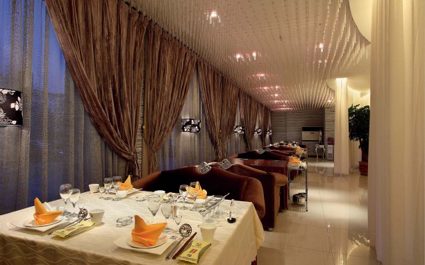 海派風(fēng)格酒店餐廳設(shè)計案例  香港撈福來秦皇島店