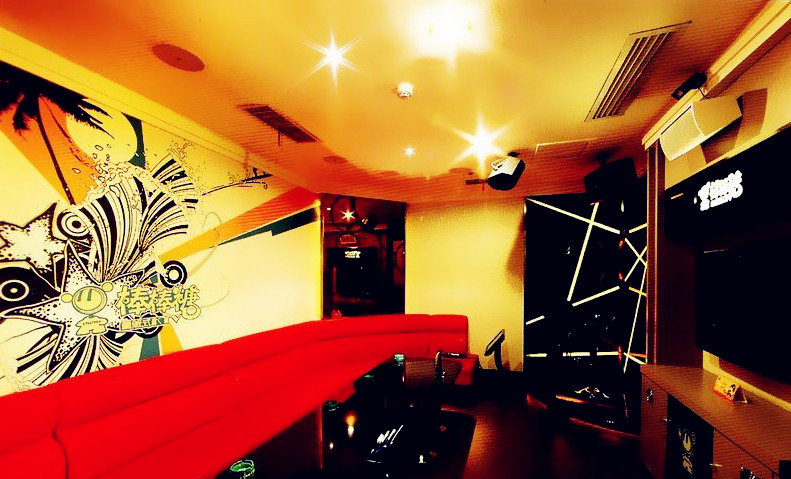 炫酷新潮 武漢棒棒糖量販KTV設(shè)計案例欣賞