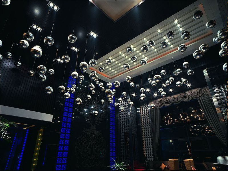 用現(xiàn)代設計手法演繹傳統(tǒng)文化 南海中恒酒店夜總會設計案例欣賞