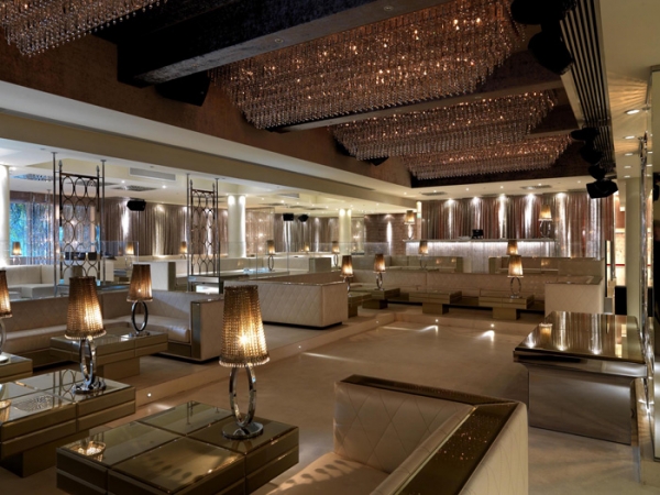 顛覆傳統(tǒng)風格 意大利Pineta夜店設計欣賞