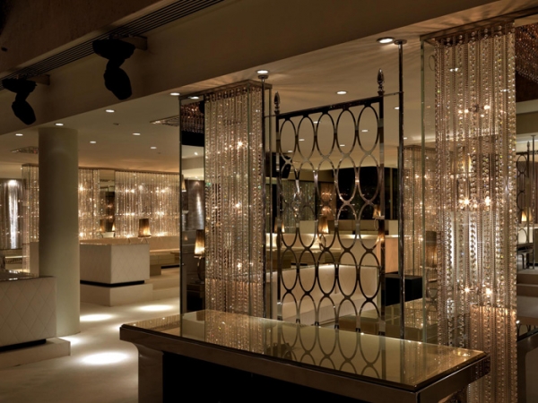 顛覆傳統(tǒng)風格 意大利Pineta夜店設計欣賞