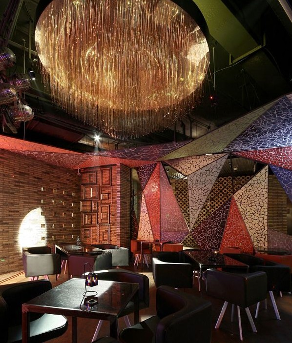 豐富的空間韻律 佳木斯市萊茵河畔演藝吧設(shè)計欣賞