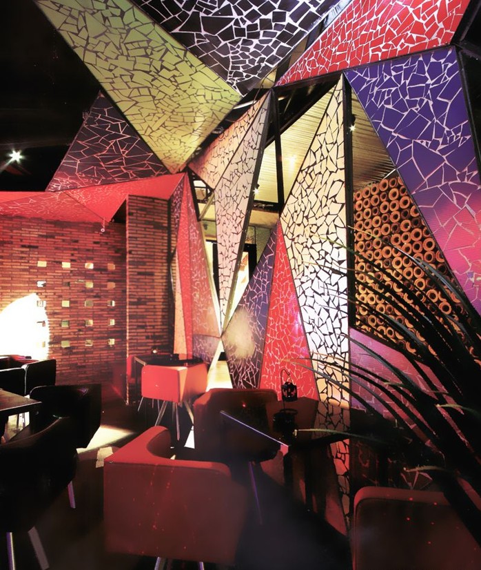 豐富的空間韻律 佳木斯市萊茵河畔演藝吧設(shè)計欣賞