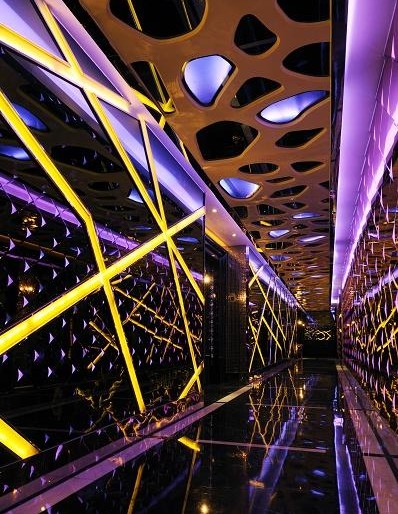 文怡翡翠城KTV設(shè)計(jì)效果圖賞析 “若隱若現(xiàn)”的迷離感