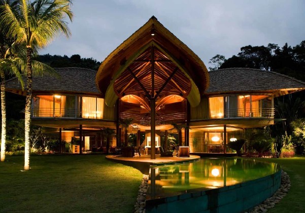 Leaf House 葉形屋頂水療spa