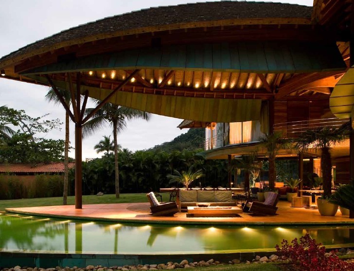 Leaf House 葉形屋頂水療spa