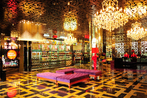 游離于音樂和光影之間 K派量販式KTV設(shè)計