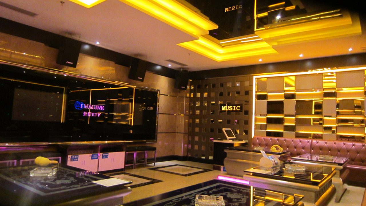 暢想國度量販?zhǔn)終TV觀瀾店設(shè)計案例說明