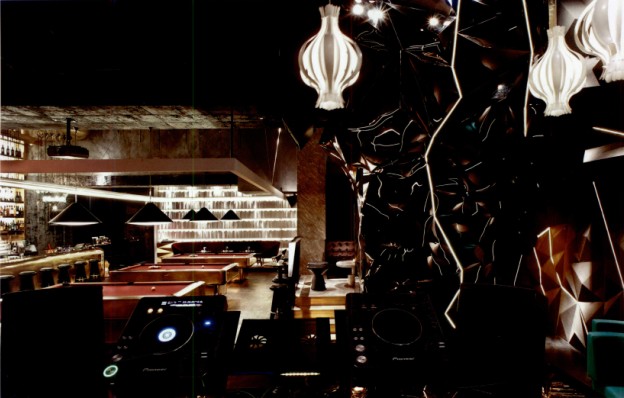 空間立體感超強(qiáng) 香港Tazmania臺(tái)球娛樂(lè)會(huì)所設(shè)計(jì) 