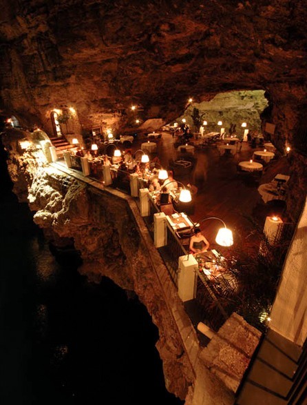 巖洞餐廳設(shè)計(jì)