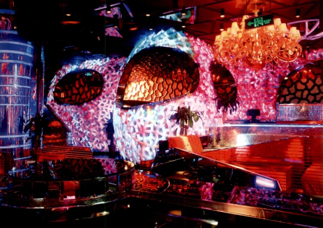 合肥美高美迷城酒吧設(shè)計 西方古典風格與未來主義的融合