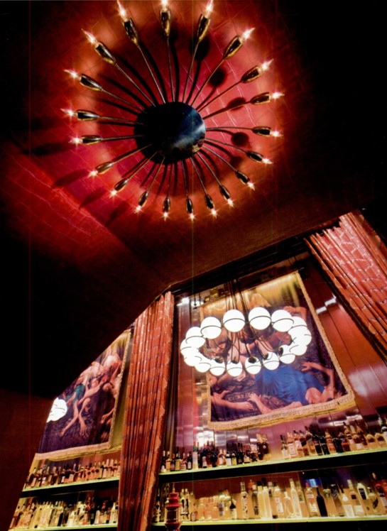 充滿大膽藝術(shù)的舊金山Gitane主題酒吧設(shè)計(jì)