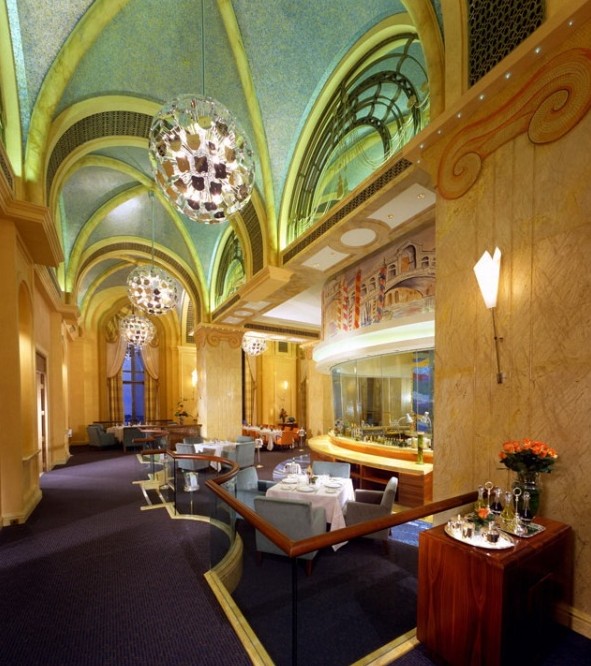 全球最昂貴最奢華的酒店——酋長皇宮酒店