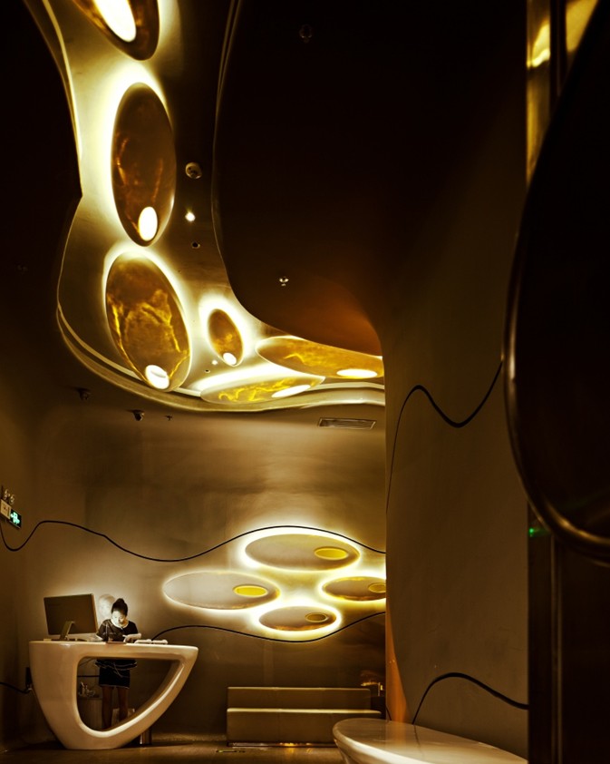 LEVEL CLUB酒吧設(shè)計 極簡主義帶出與眾不同的品位