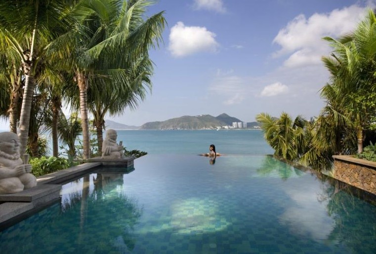 三亞文華東方酒店洗浴中心設(shè)計(jì)泳池介紹