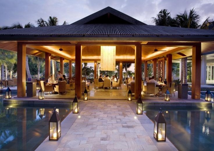 三亞文華東方酒店洗浴中心設(shè)計(jì)泳池介紹