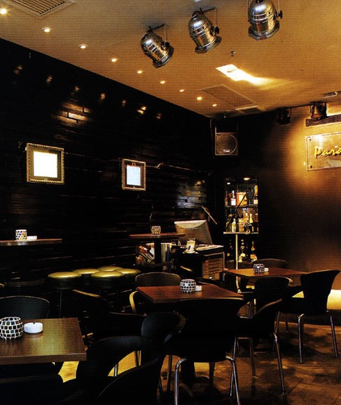 個(gè)性酒吧設(shè)計(jì)效果圖