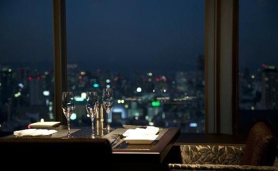 體驗(yàn)Tavola 36云中餐廳