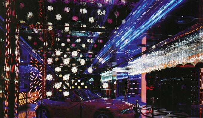 California Sun娛樂會所設(shè)計 用色彩喚起情緒