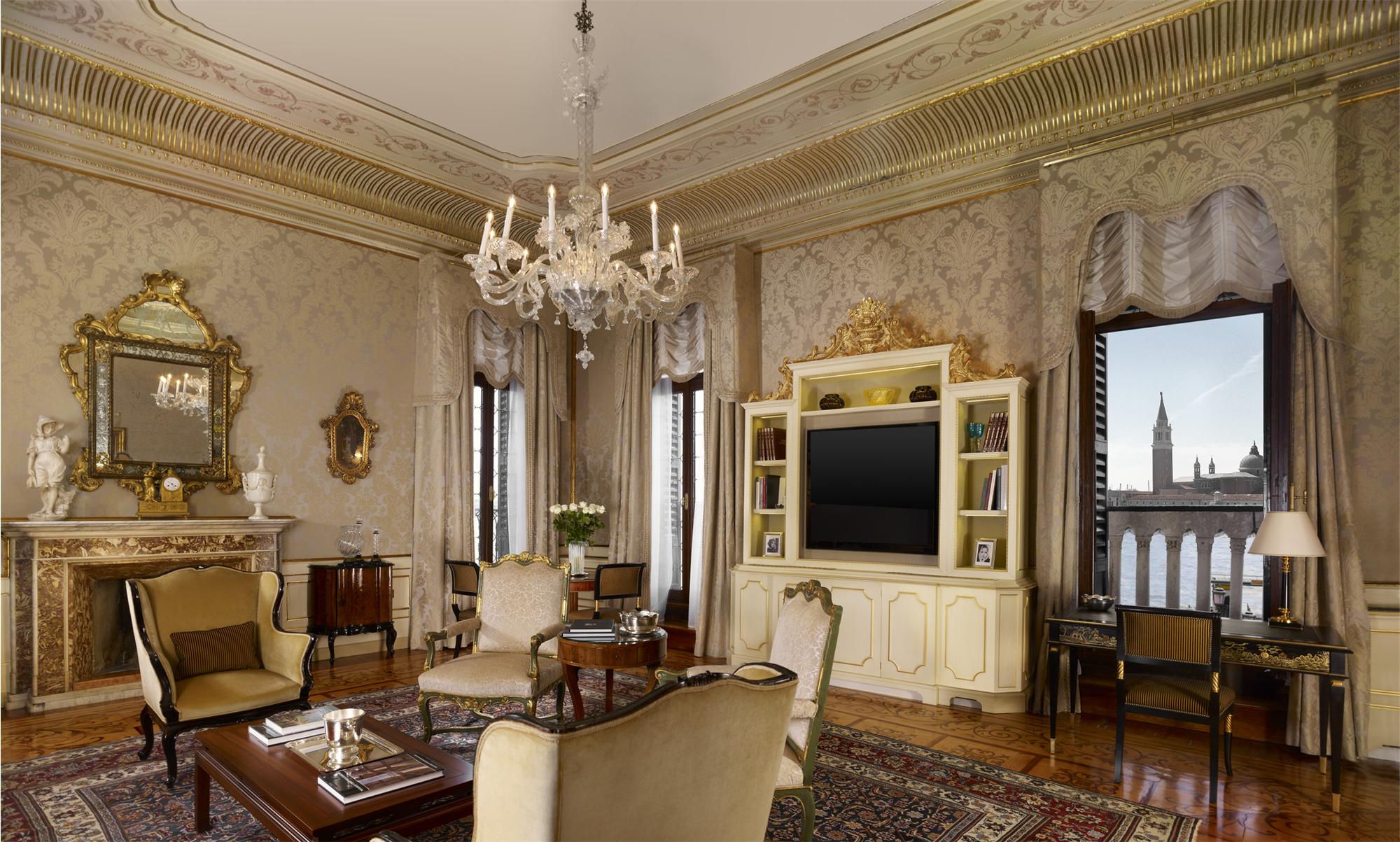 土豪金 丹尼利酒店皇家套房設(shè)計欣賞