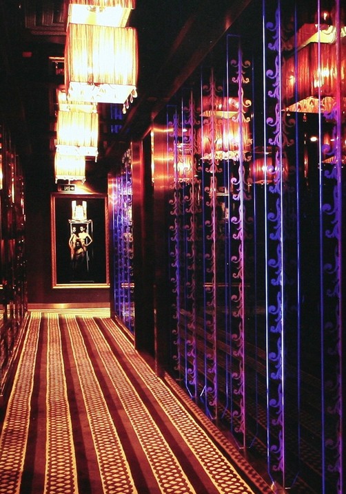 旗艦KTV會所設(shè)計 運用現(xiàn)代造型語言表達貴族氣質(zhì)