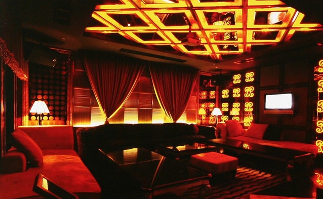 旗艦KTV會所設(shè)計 運用現(xiàn)代造型語言表達貴族氣質(zhì)