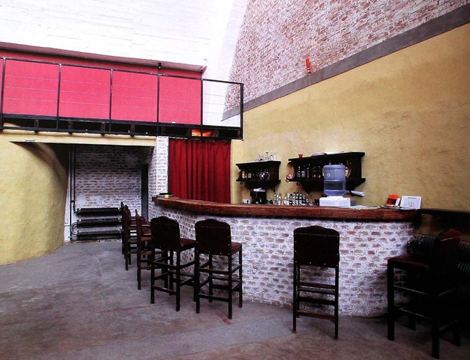 微波釋——北京798藝術(shù)村落里的酒吧設(shè)計(jì)