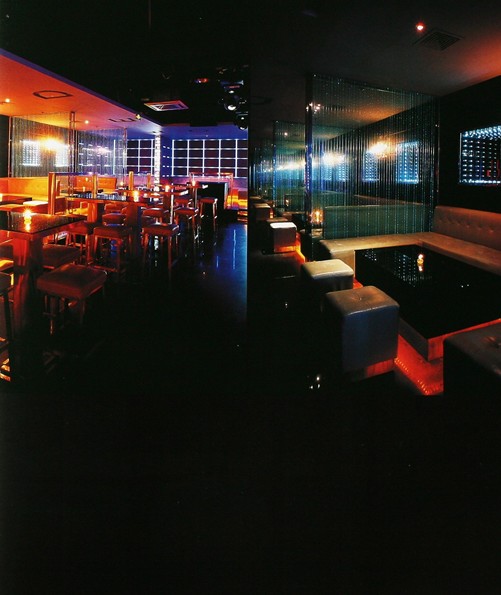 尖東演藝俱樂部設(shè)計 彰顯黑色魅力