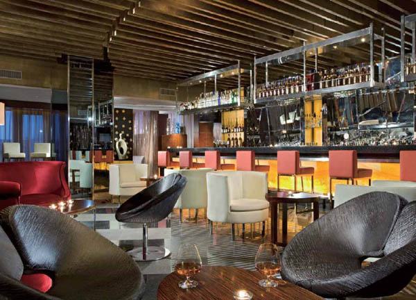 上海某高端商務(wù)酒店大堂設(shè)計效果圖說明