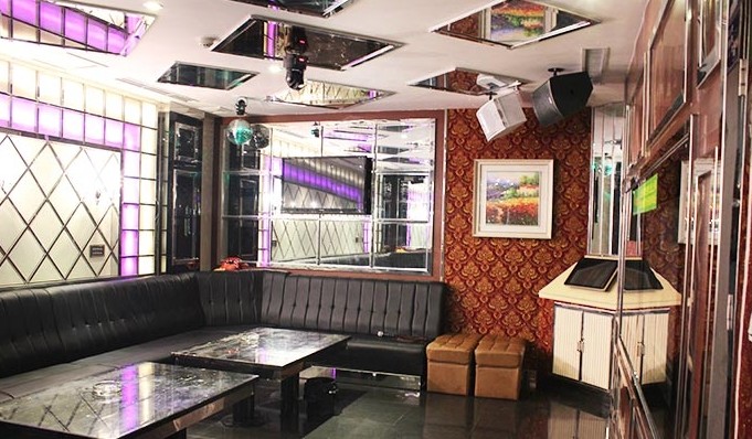 新鄉(xiāng)嘉年華KTV設(shè)計 塑造高雅時尚的視覺空間