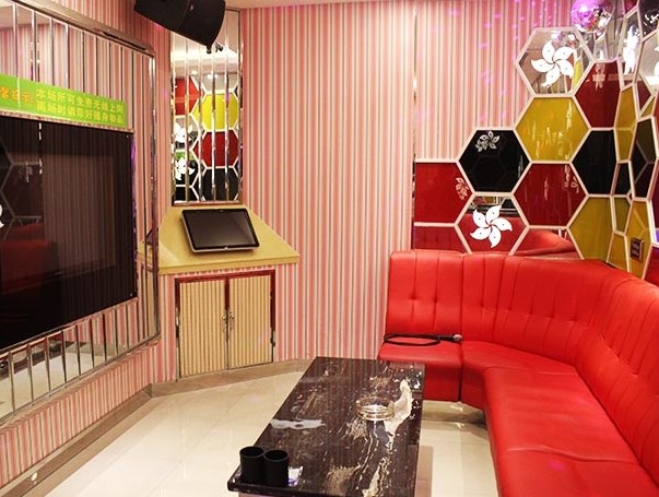 新鄉(xiāng)嘉年華KTV設(shè)計 塑造高雅時尚的視覺空間