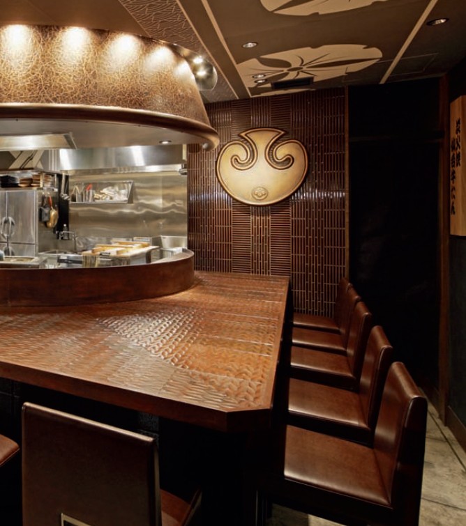打通空間 日式主題酒吧吧臺(tái)設(shè)計(jì)欣賞