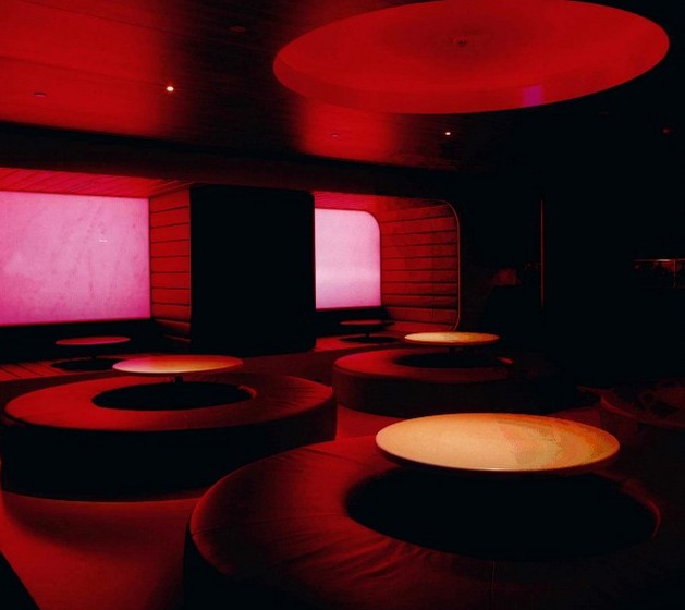 科幻風(fēng)格酒吧設(shè)計