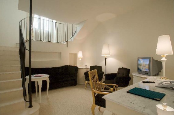 尤娜中央宮殿酒店設(shè)計(jì)