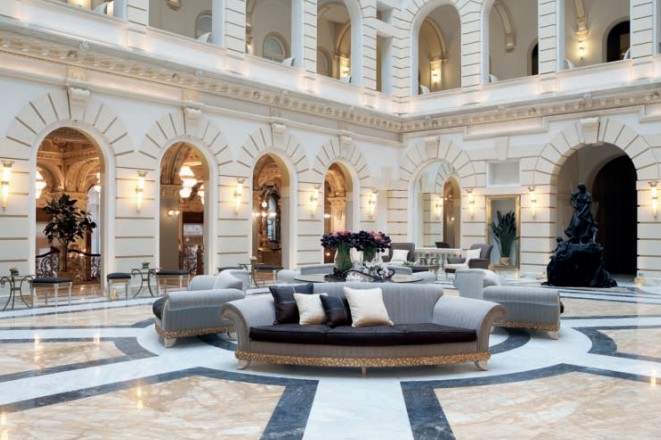布達(dá)佩斯波斯克羅酒店 以現(xiàn)代化的豪華裝飾設(shè)計(jì)著稱