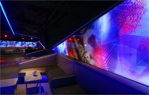 爆發(fā)及炫耀光芒 香港Nova酒吧設(shè)計(jì)