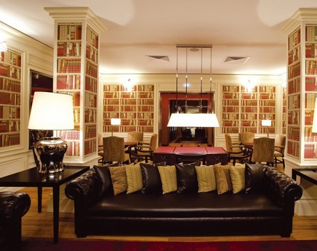 時(shí)尚簡(jiǎn)約風(fēng)格 葡萄牙查韋斯賭場(chǎng)度假酒店客房設(shè)計(jì)欣賞